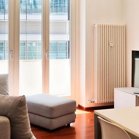 Joivy Superb Flat, 2 Balconies & Skyscrapers View Apartment Milan Luaran gambar