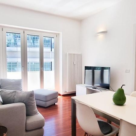Joivy Superb Flat, 2 Balconies & Skyscrapers View Apartment Milan Luaran gambar