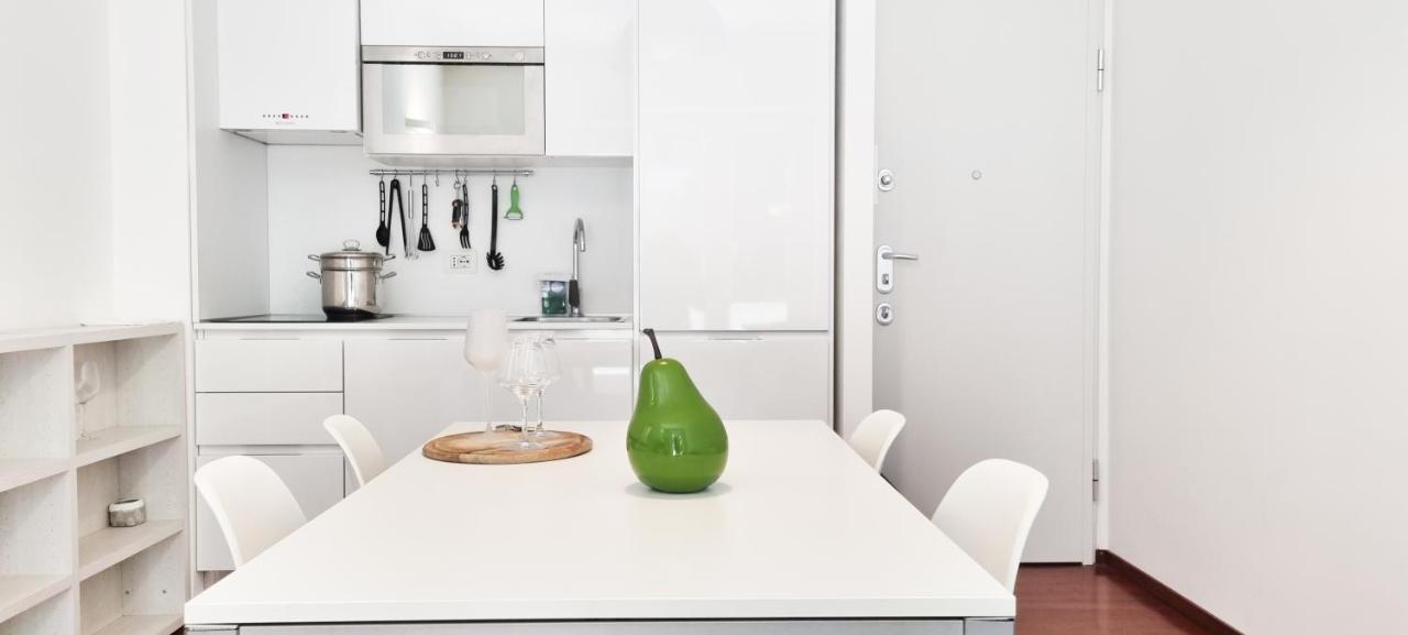 Joivy Superb Flat, 2 Balconies & Skyscrapers View Apartment Milan Luaran gambar
