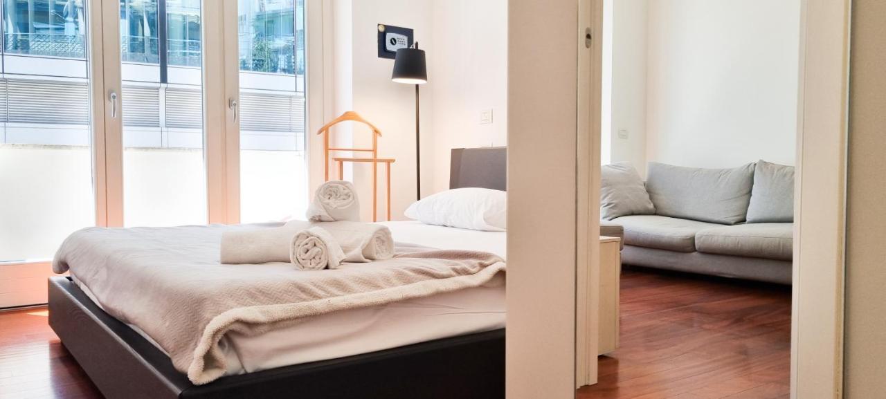 Joivy Superb Flat, 2 Balconies & Skyscrapers View Apartment Milan Luaran gambar