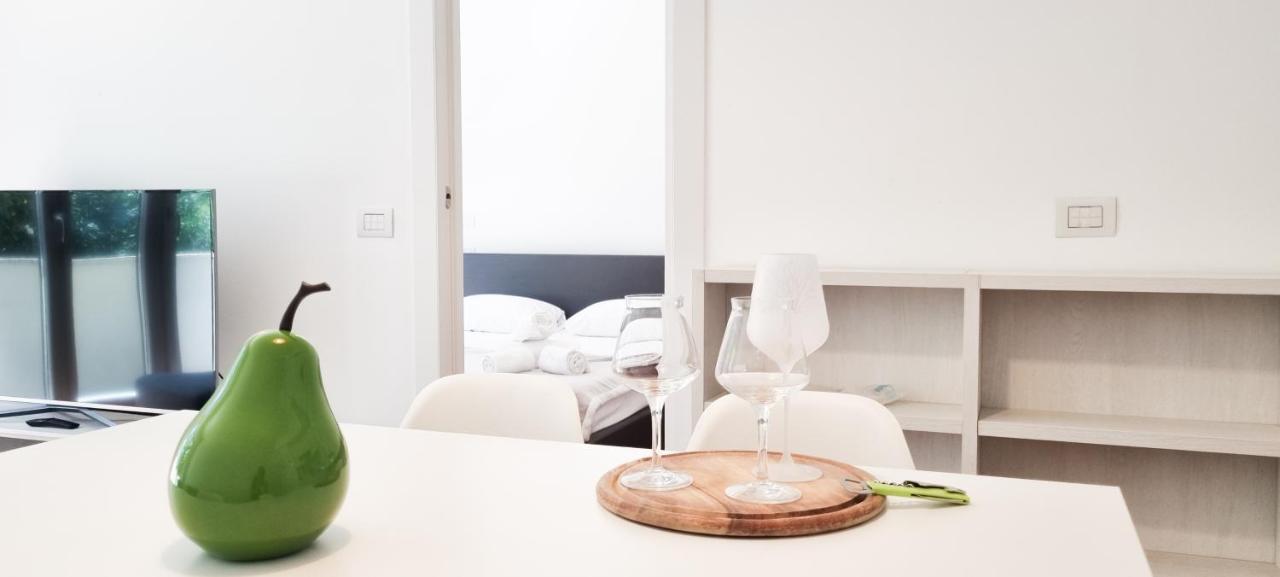 Joivy Superb Flat, 2 Balconies & Skyscrapers View Apartment Milan Luaran gambar
